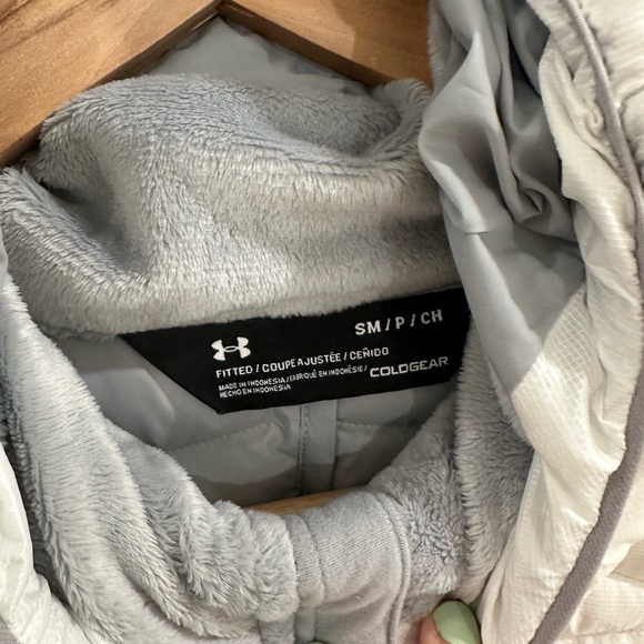 Under Armour puffy winter jacket - Picture 8 of 8